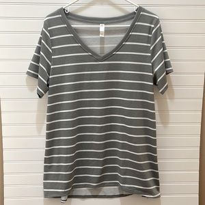 NWOT Large Gray & White Striped LuLaRoe Christy